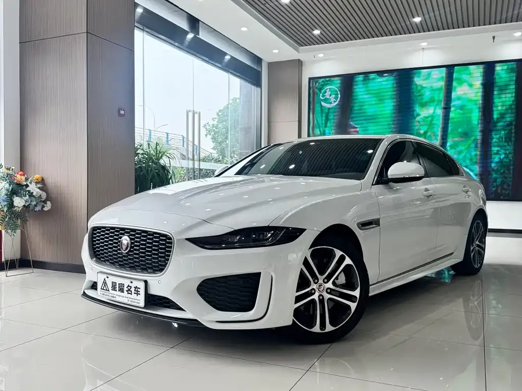 Jaguar XEL — фото 1