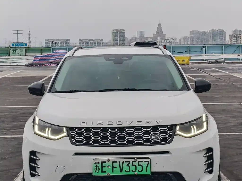 Land Rover Discovery Sport Hybrid — фото 1