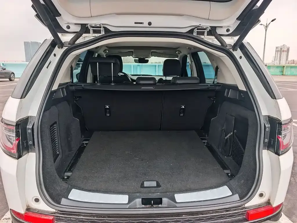 Land Rover Discovery Sport Hybrid — фото 7