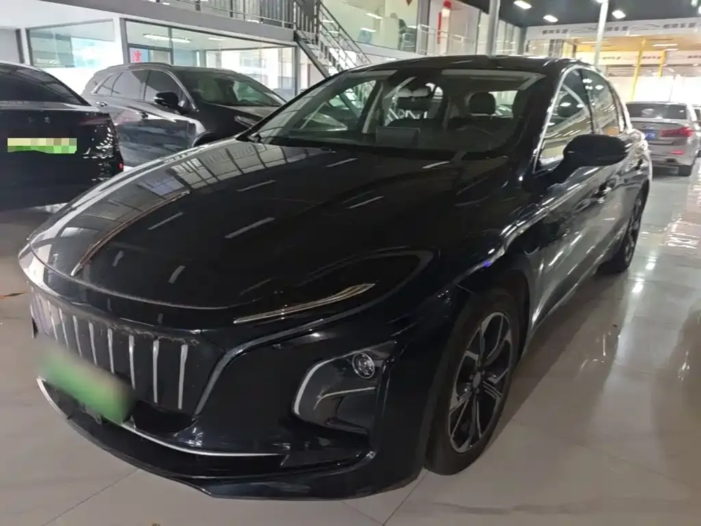 Hongqi E-QM5 — фото 1