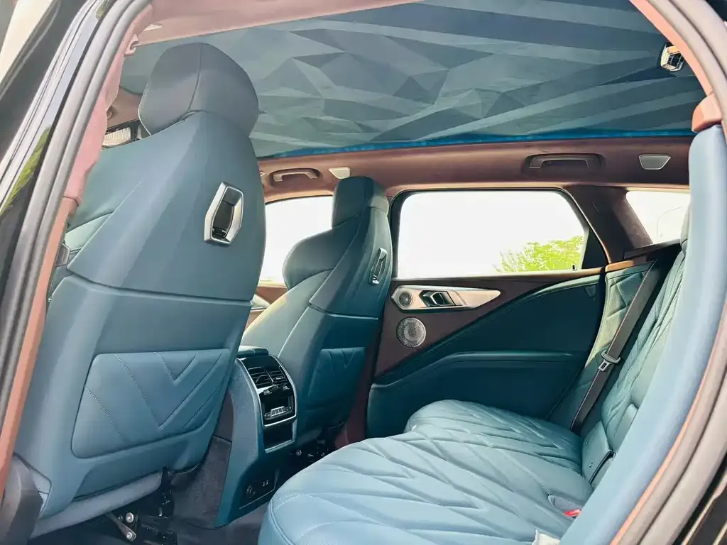 BMW XM — фото 6