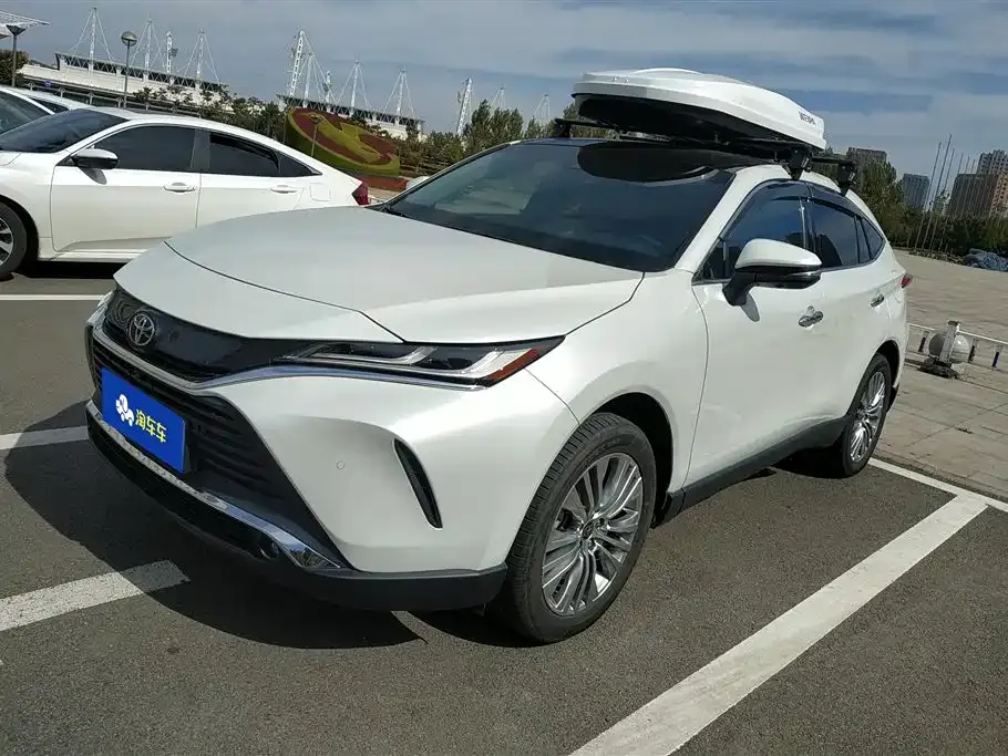 Toyota Harrier — фото 1