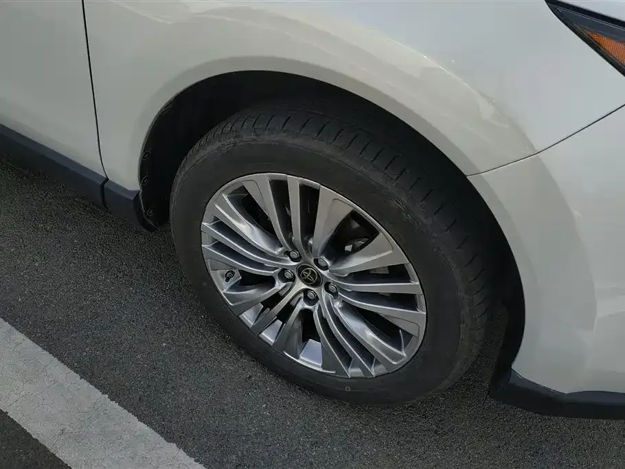 Toyota Harrier — фото 4