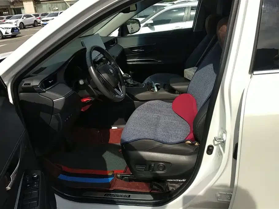 Toyota Harrier — фото 3