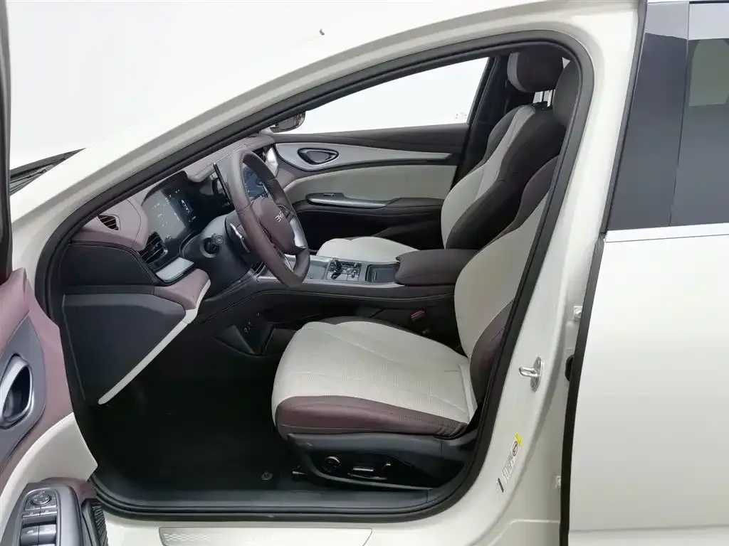 BYD Seal 07 DM-i — фото 8