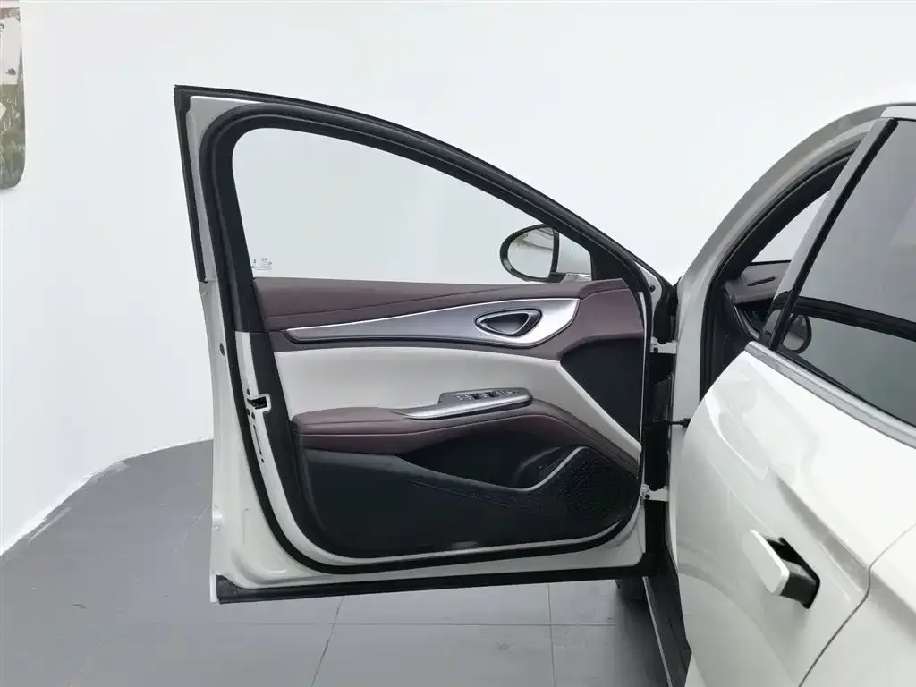 BYD Seal 07 DM-i — фото 9