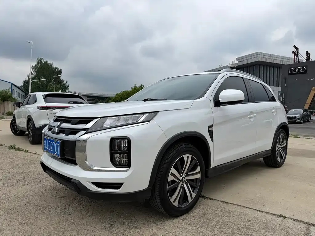 Mitsubishi ASX — фото 1