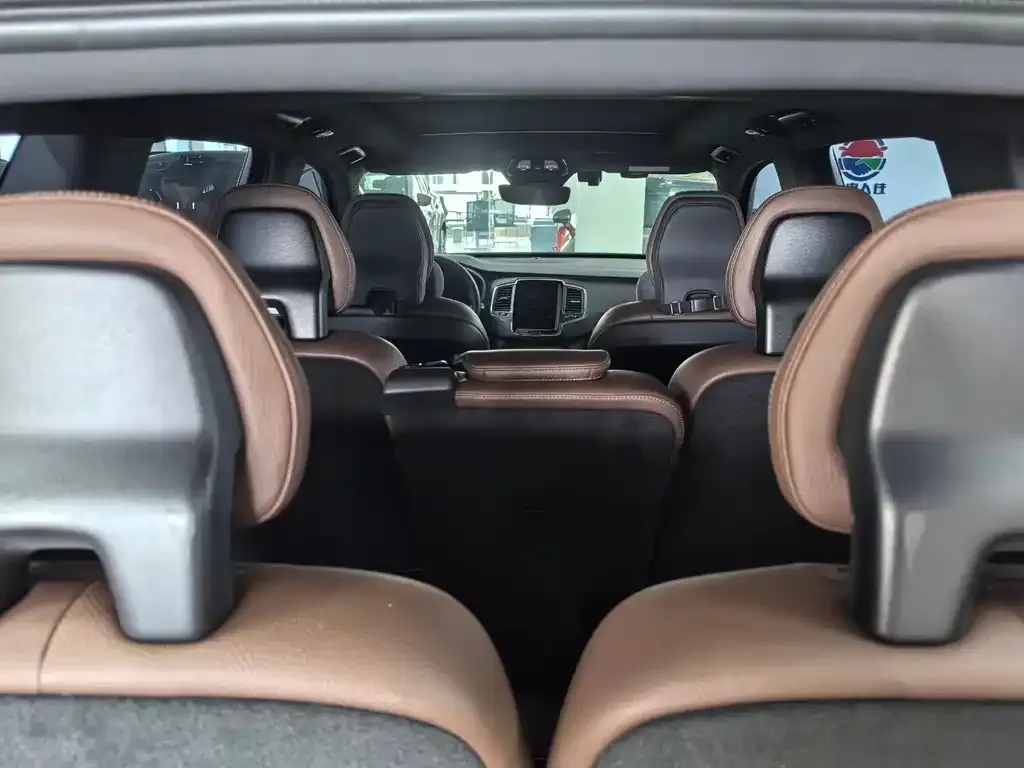 Volvo XC90 — фото 2