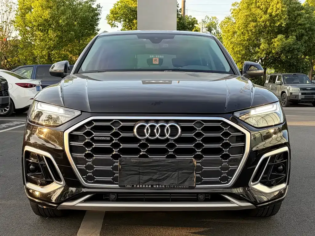 Audi Q5L — фото 5