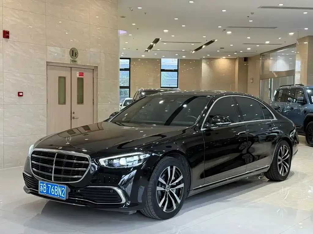 Mercedes-Benz S-Class — фото 1