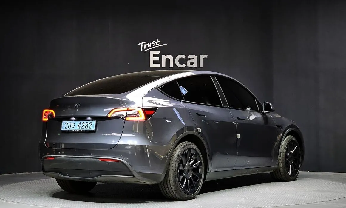 Tesla Model Y — фото 6
