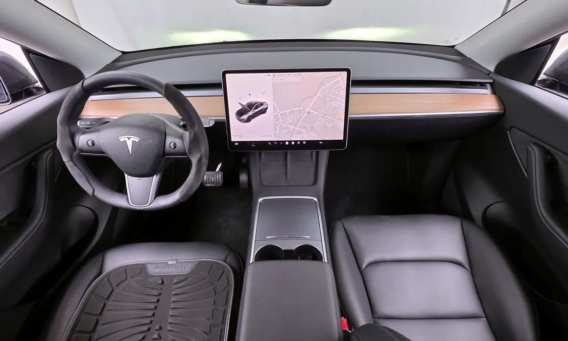 Tesla Model Y — фото 9