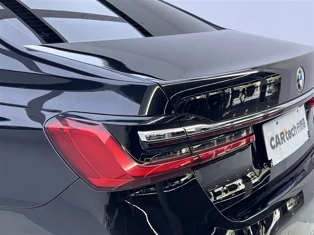 BMW 7 Series — фото 10