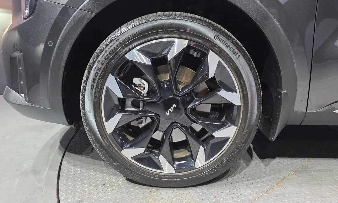 Kia Sorento — фото 8