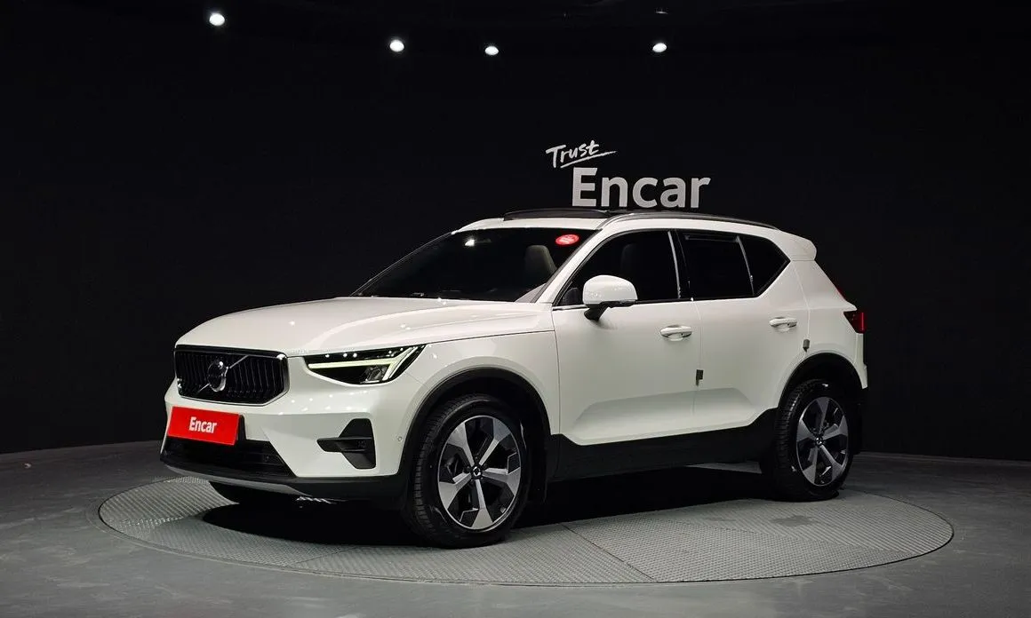 Volvo XC40 — фото 1