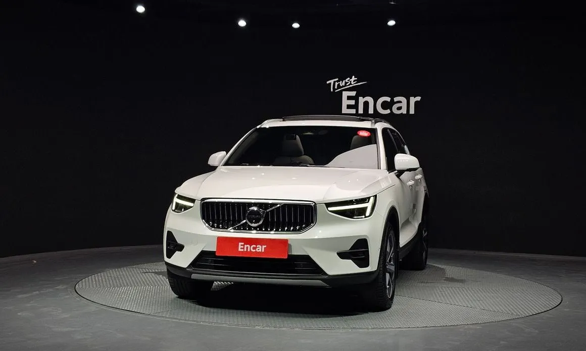Volvo XC40 — фото 2