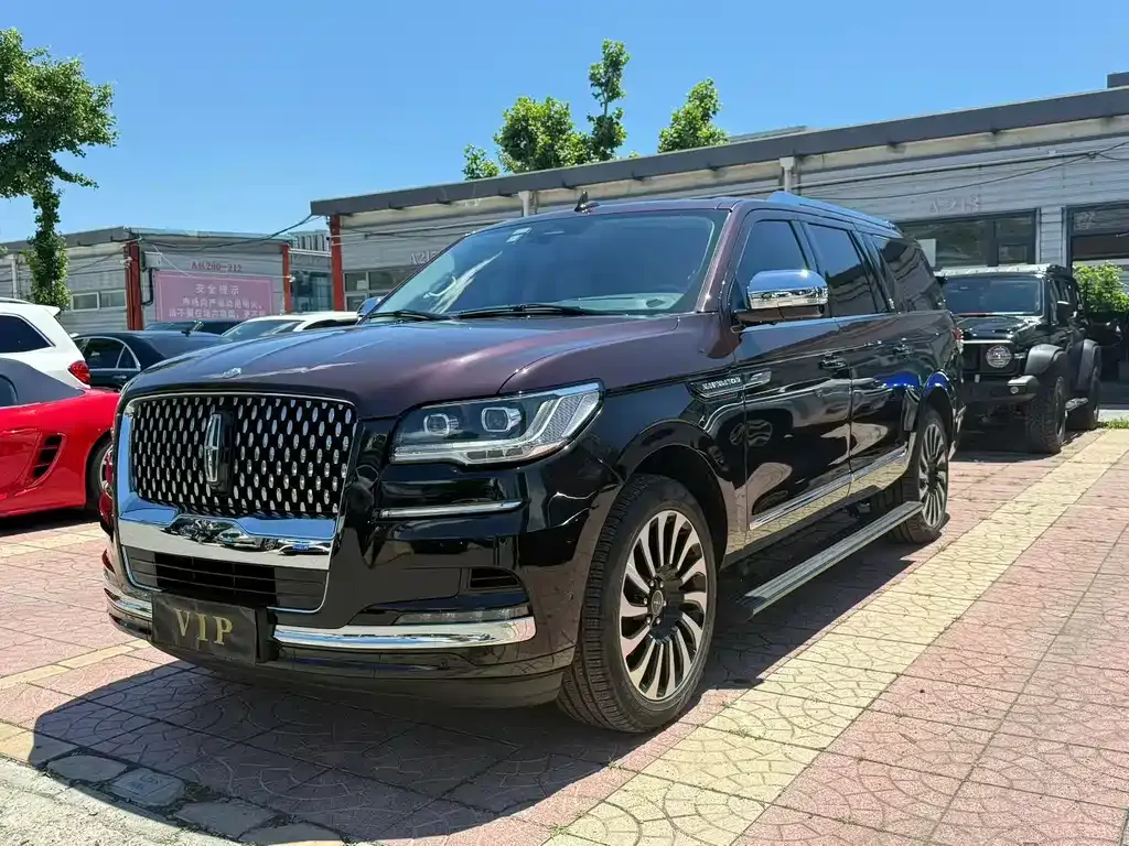 Lincoln Navigator One — фото 1