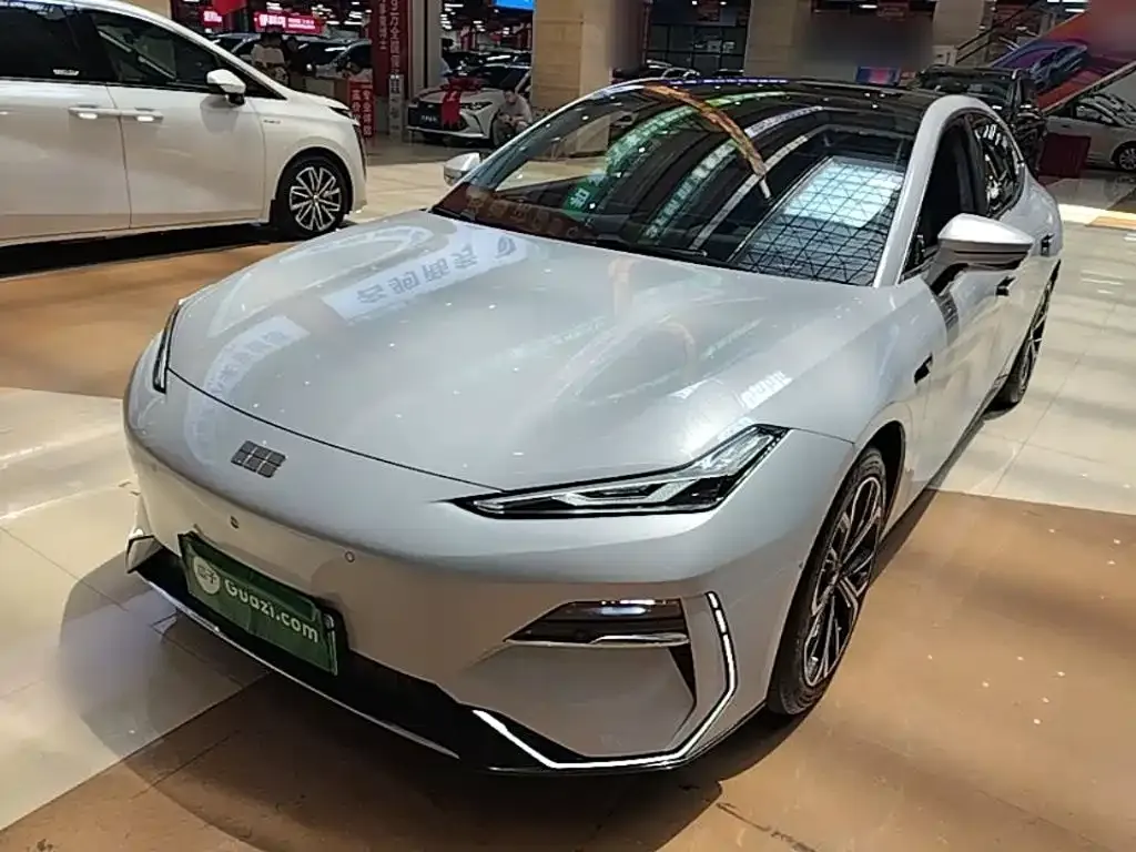 Geely Galaxy E8 — фото 1