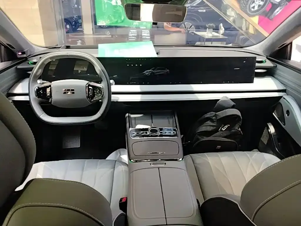 Geely Galaxy E8 — фото 2