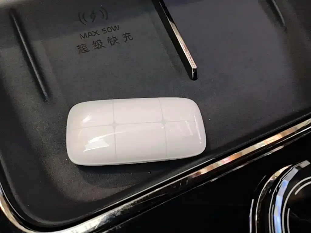 Geely Galaxy E8 — фото 4