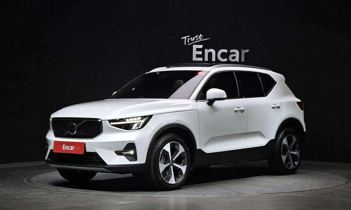 Volvo XC40 — фото 1