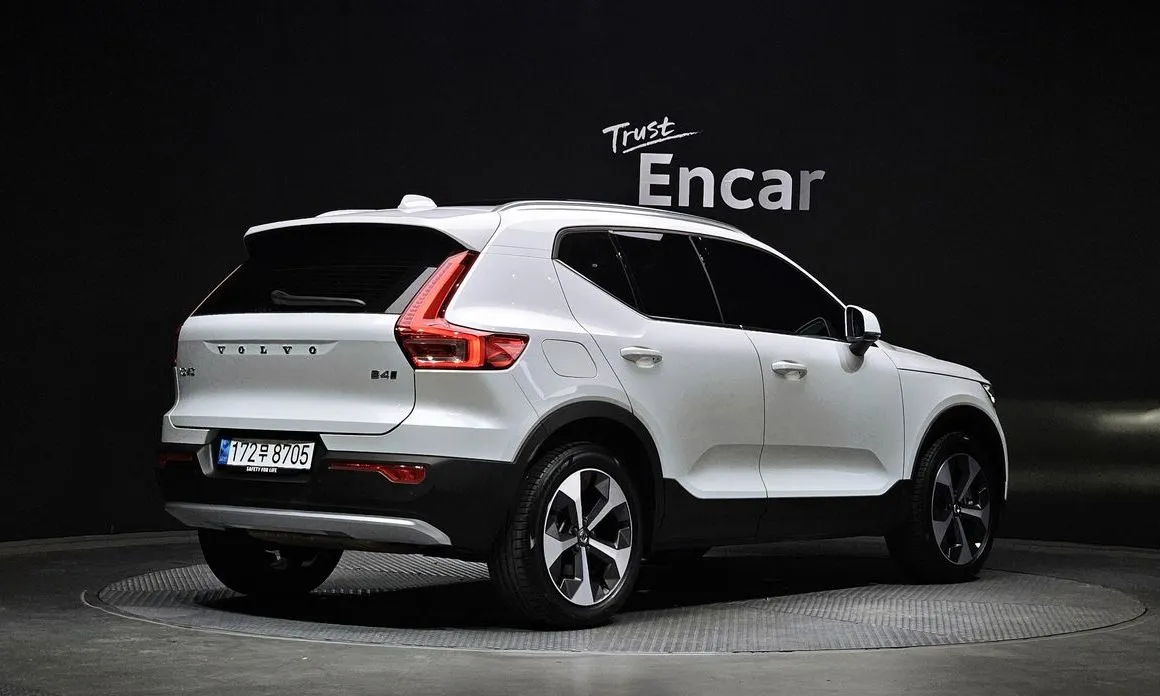 Volvo XC40 — фото 3