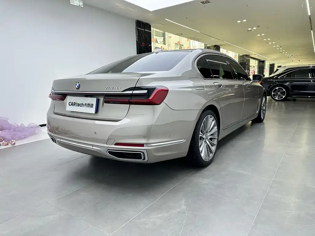 BMW 7 Series — фото 2