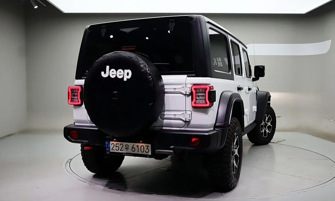 Jeep Wrangler — фото 8