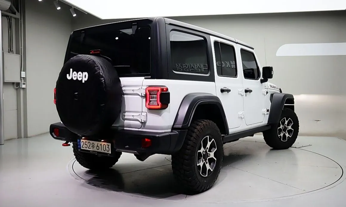 Jeep Wrangler — фото 6
