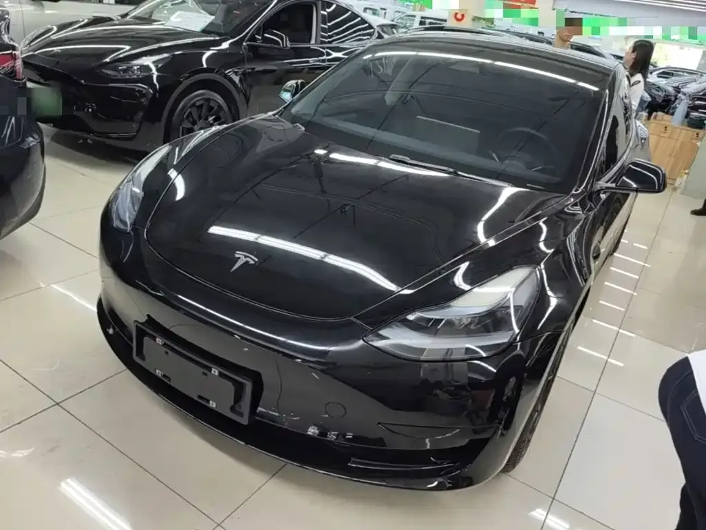 Tesla Model 3 — фото 10