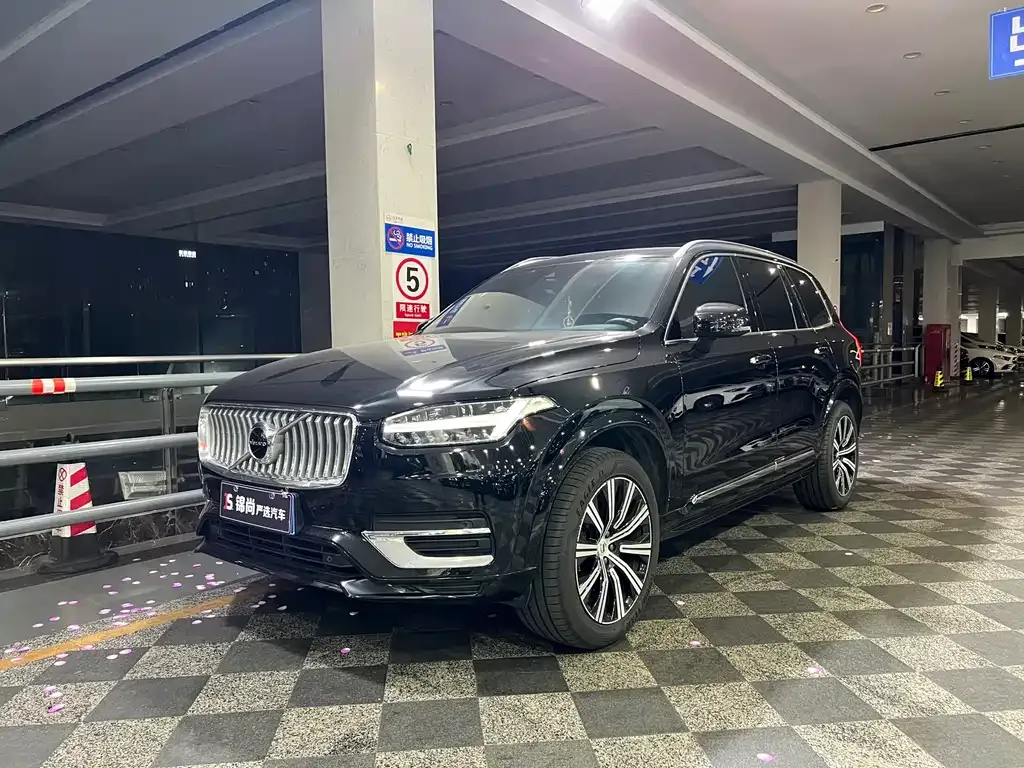 Volvo XC90 — фото 1