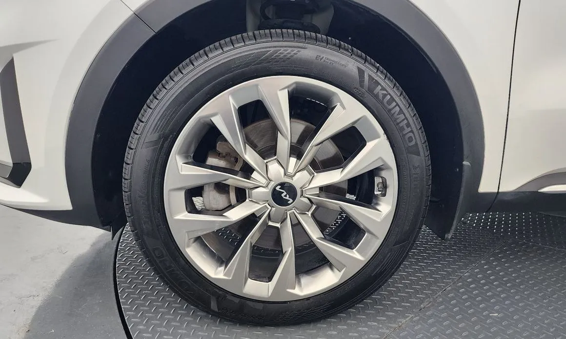 Kia Sorento — фото 9