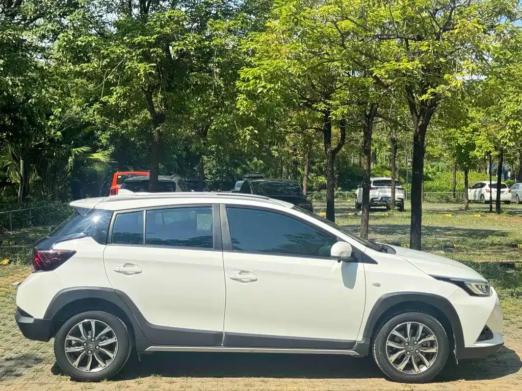 Toyota Yaris L — фото 9