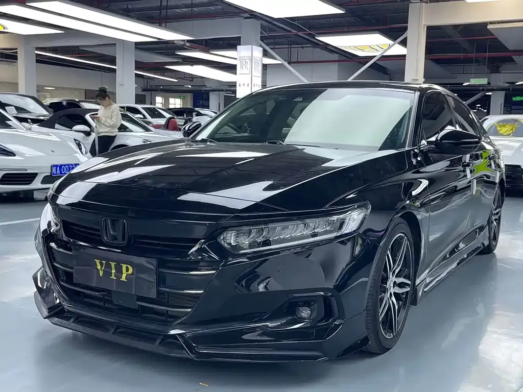Honda Accord — фото 1