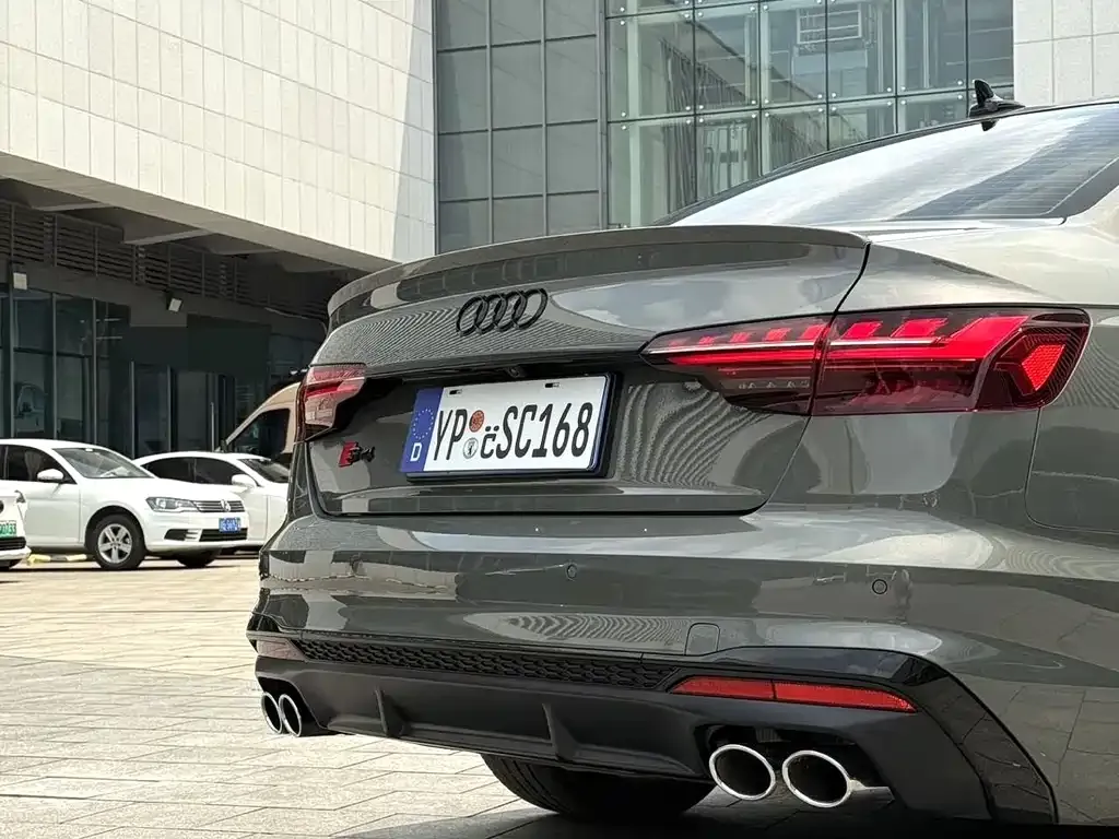 Audi S4 — фото 2