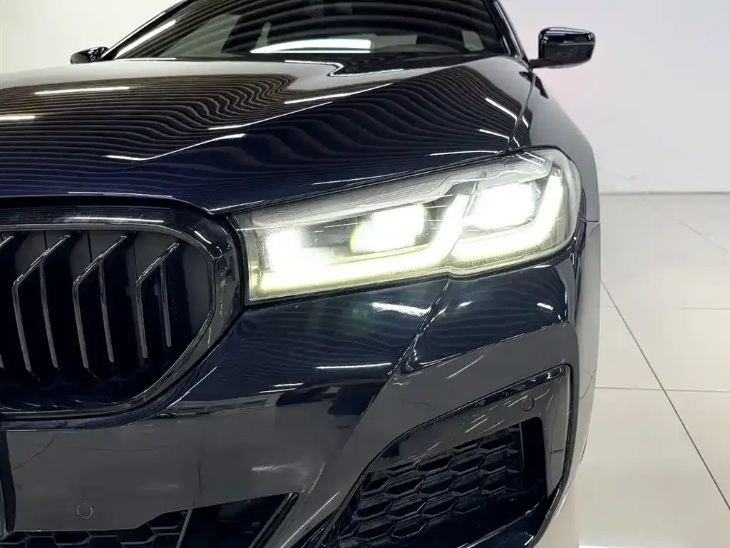 BMW 5 Series — фото 5