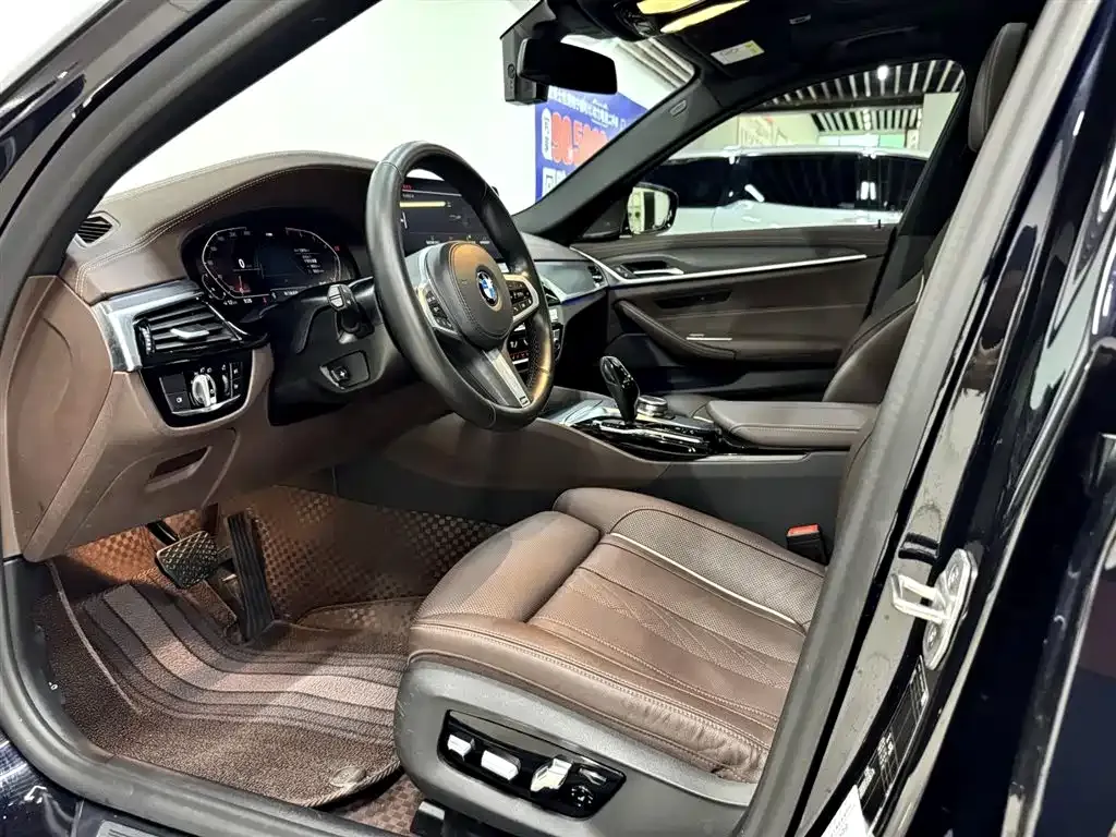 BMW 5 Series — фото 10