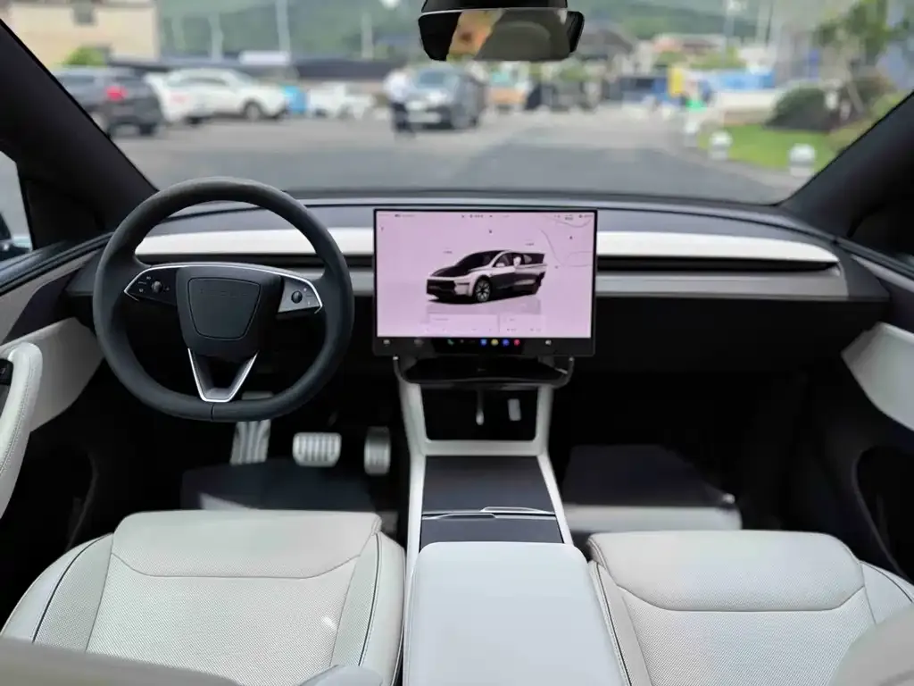 Tesla Model Y L — фото 3