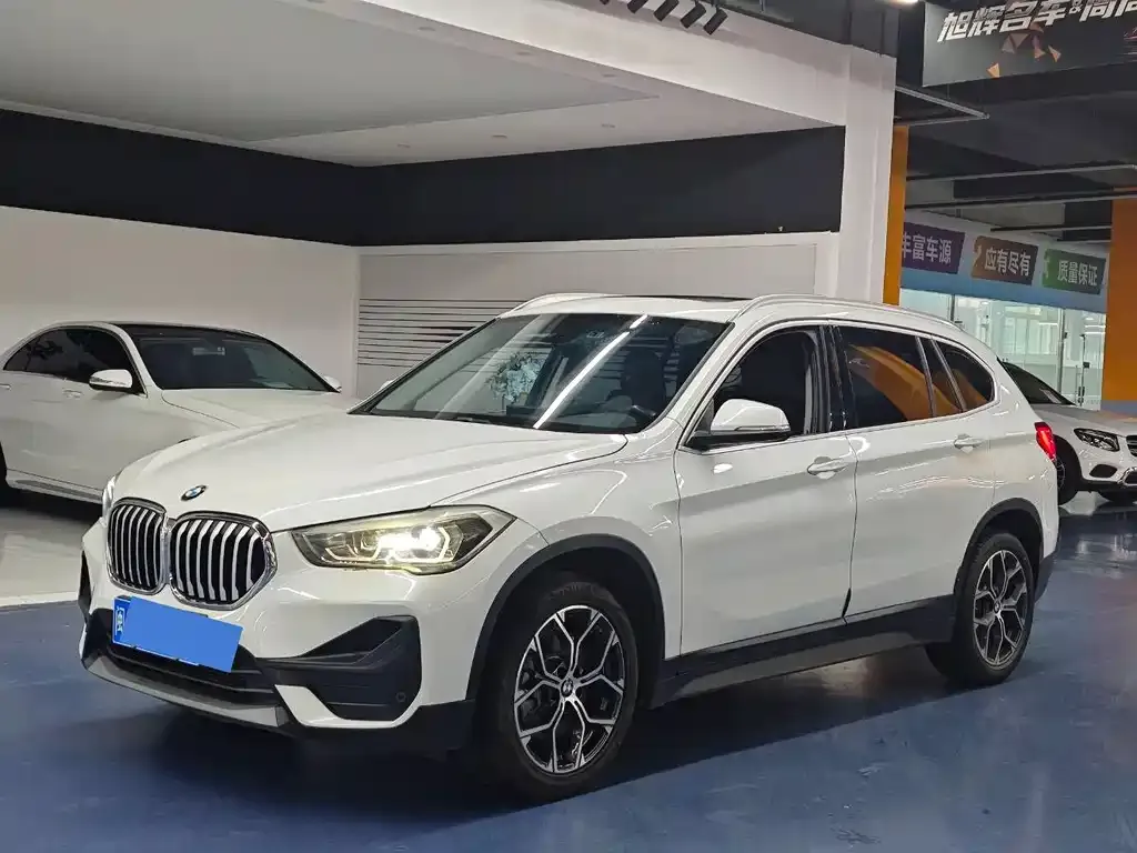 BMW X1 — фото 1