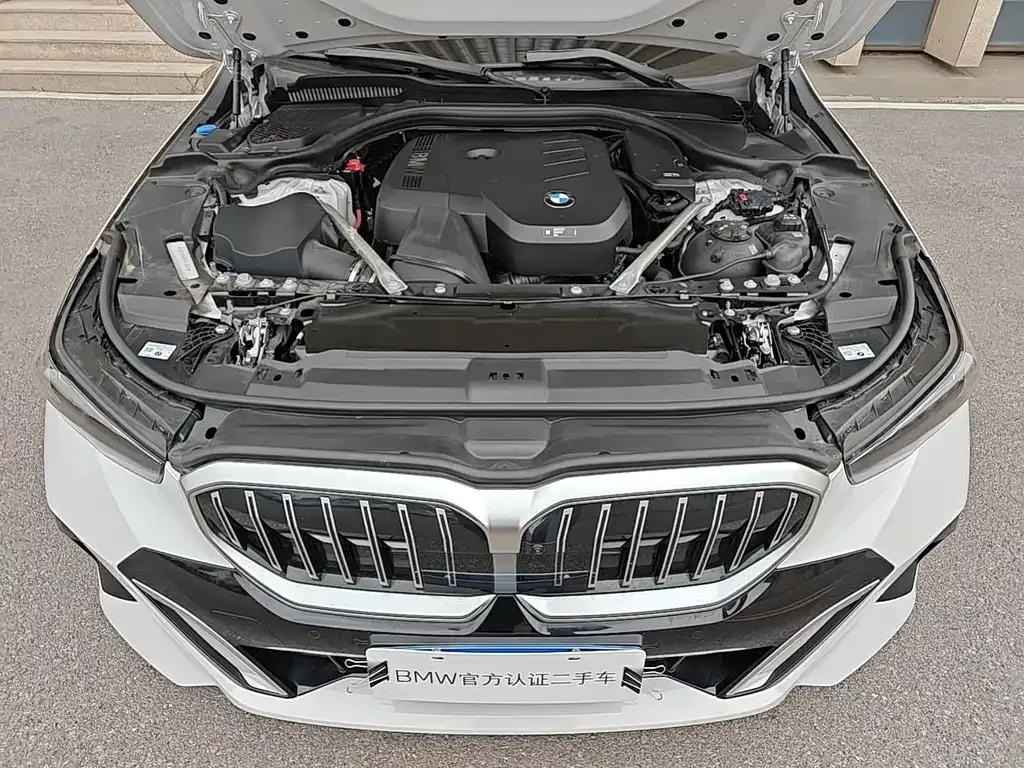BMW 5 Series — фото 10