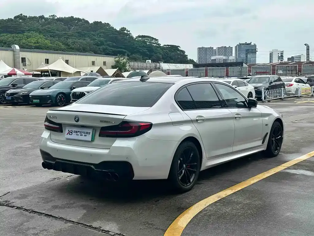BMW 5 Series New Energy — фото 5