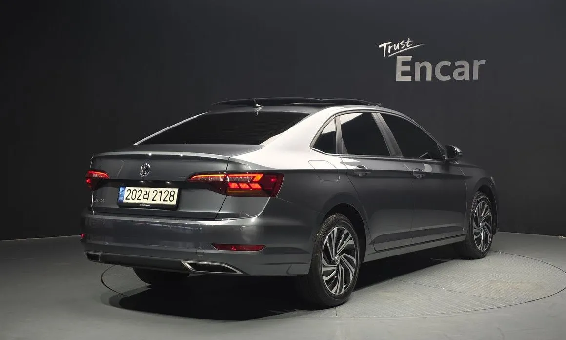 Volkswagen Jetta — фото 2