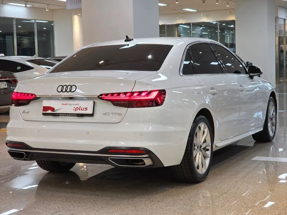 Audi A4 — фото 9