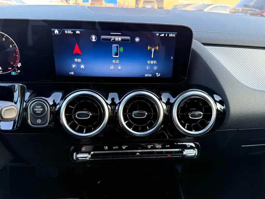 Mercedes-Benz GLA — фото 6