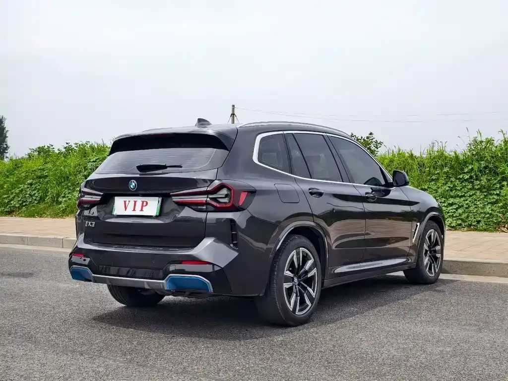 BMW iX3 — фото 2