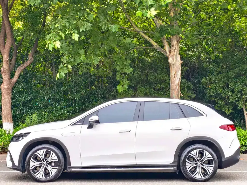 Mercedes-Benz EQE SUV — фото 9