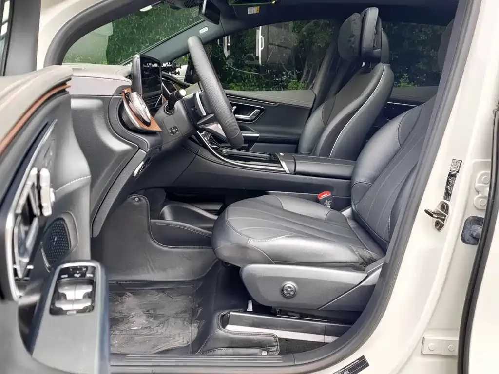 Mercedes-Benz EQE SUV — фото 2