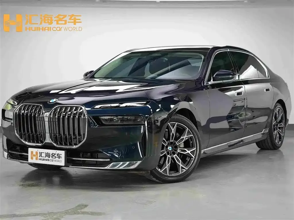BMW 7 Series — фото 1