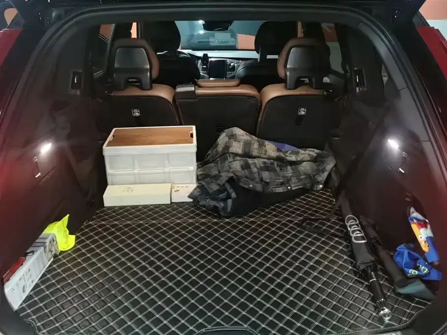 Volvo XC90 — фото 10