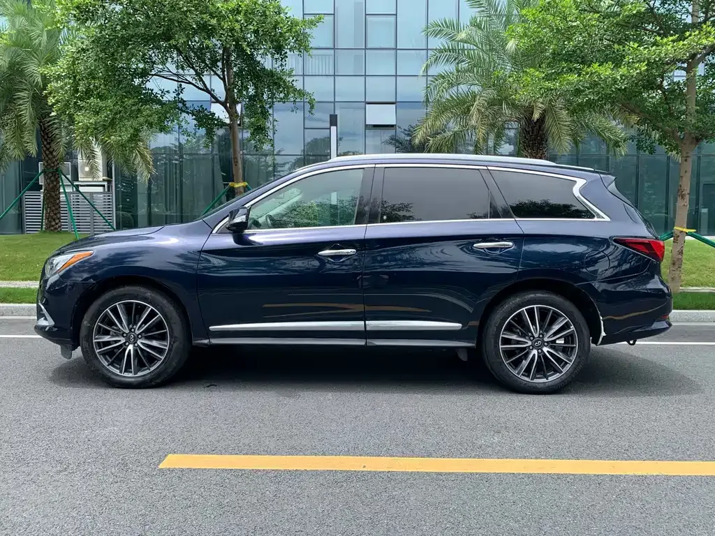 Infiniti QX60 (Import) — фото 10